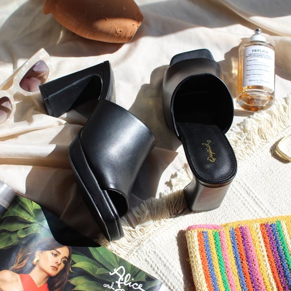 🆕️The Alewya// Black vegan leather block heel platform mule - Picture 3 of 10